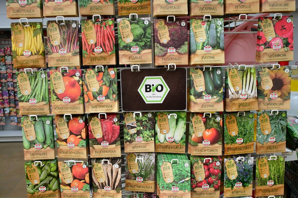Bio-Saatgut-Tüten in verschiedenen Sorten