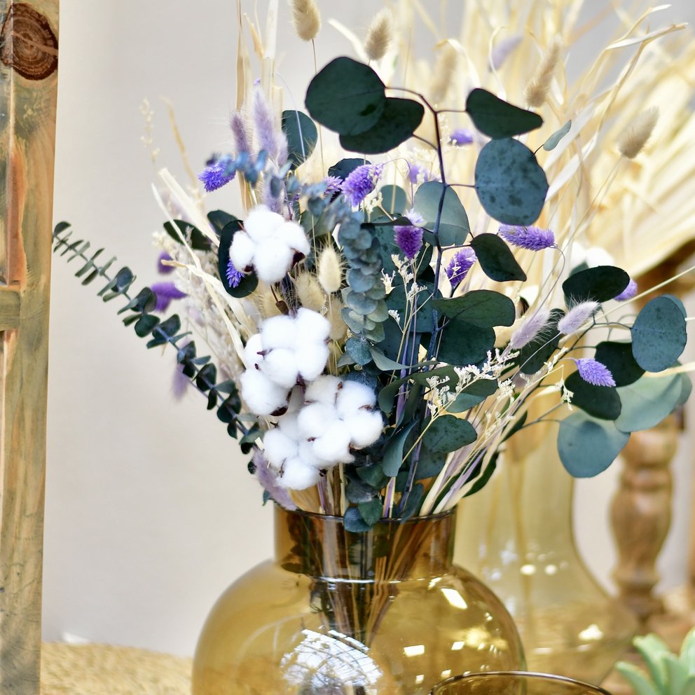 Trockenblumen in Vase