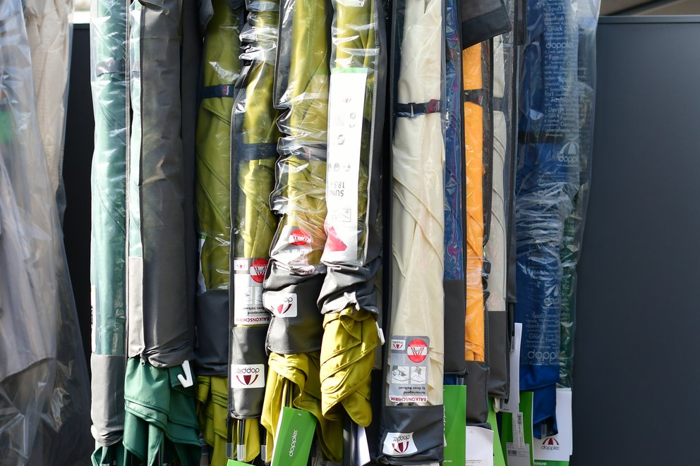 Einblick in unsere Sonnenschirmausstellung.