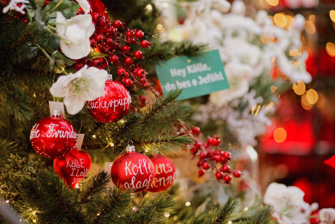 Kölsche Weihnachtsbaumkugeln im Weihnachtsbazar